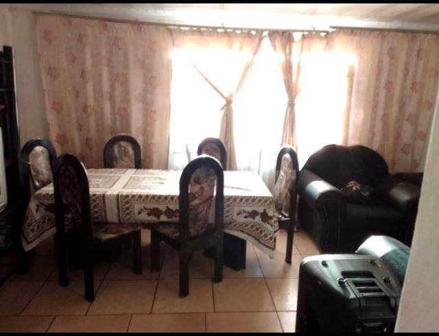 2 BEDROOM HOUSE FOR SALE IN ORLANDO